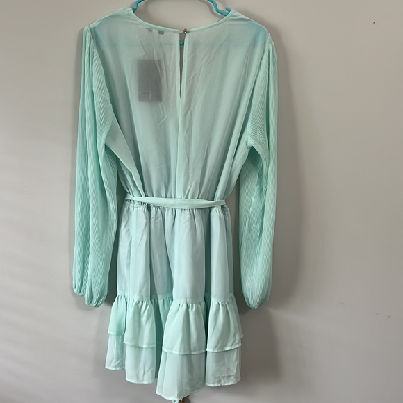Pleat romper with lining. - Picture 10 of 13